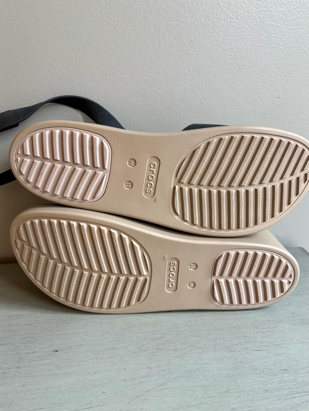 Crocs Brooklyn Ankle Strap Wedge Sandal Black Tan Women Size 11 NEW Summer - Picture 14 of 16